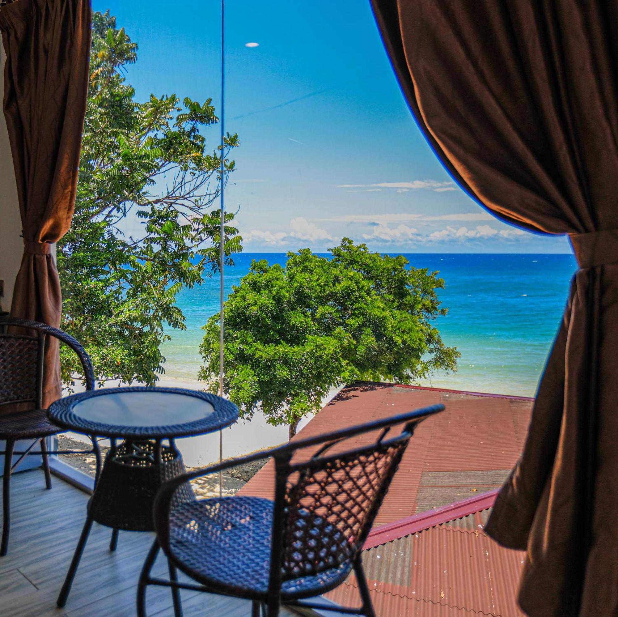 Dolphin Bay Island Resort Kota Belud 외부 사진